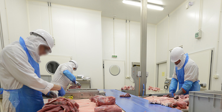 photo de l'atelier de découpe de viande